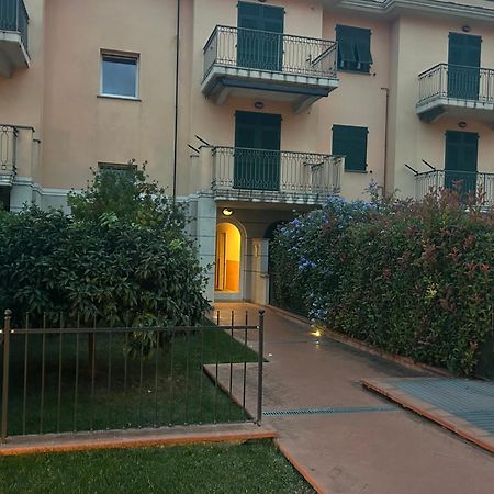 Appartamento Incantevole A 100Metri Dal Mare E Accanto Alla Pista Ciclabile Империя Экстерьер фото