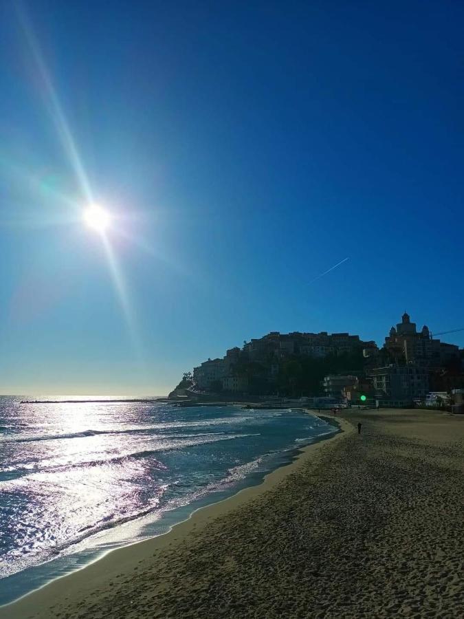 Appartamento Incantevole A 100Metri Dal Mare E Accanto Alla Pista Ciclabile Империя Экстерьер фото