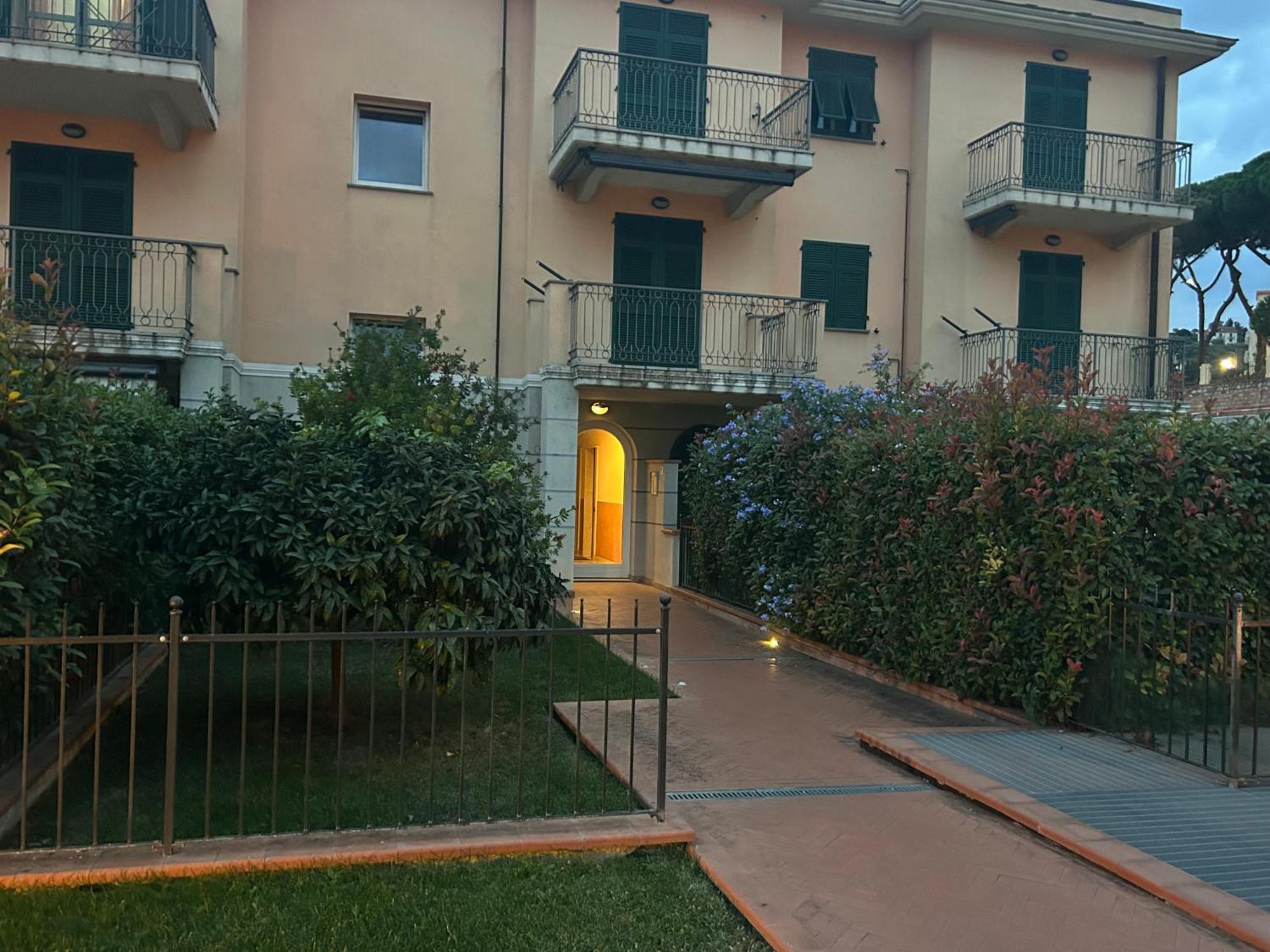 Appartamento Incantevole A 100Metri Dal Mare E Accanto Alla Pista Ciclabile Империя Экстерьер фото