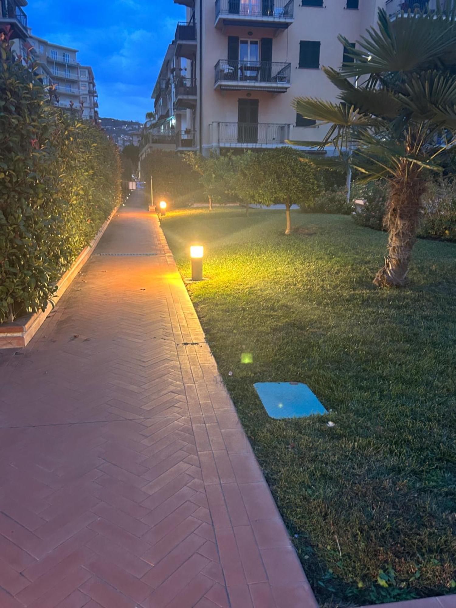 Appartamento Incantevole A 100Metri Dal Mare E Accanto Alla Pista Ciclabile Империя Экстерьер фото